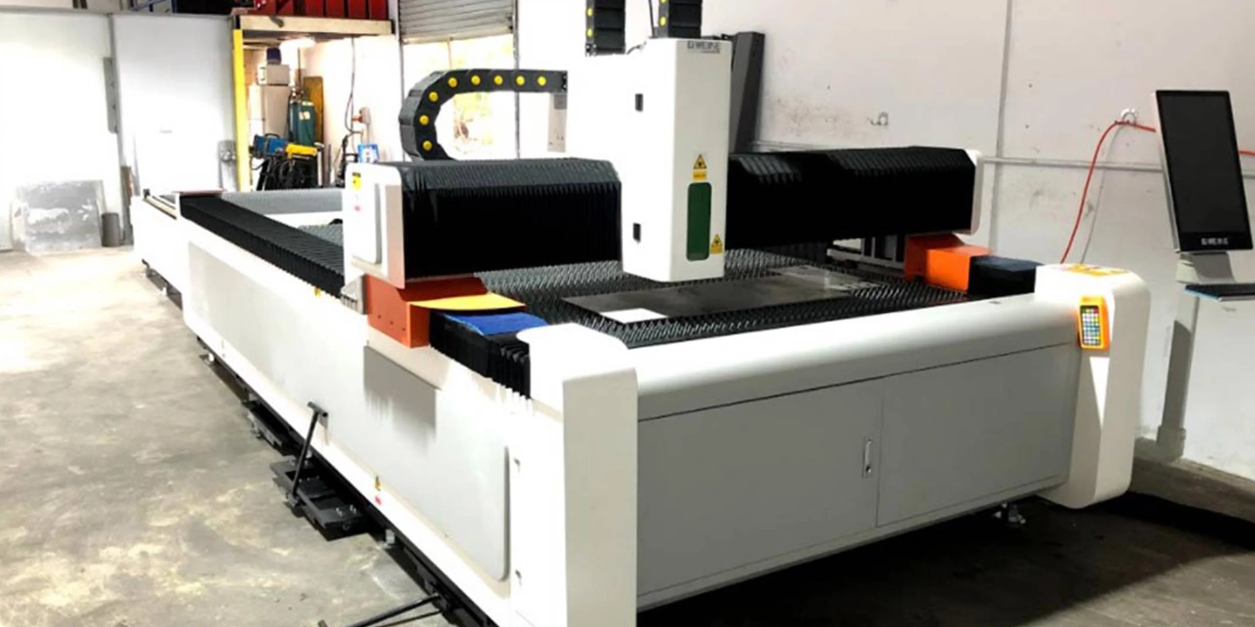 Gweike LF3015GC - Production Open Dual Table Fiber - Image 3