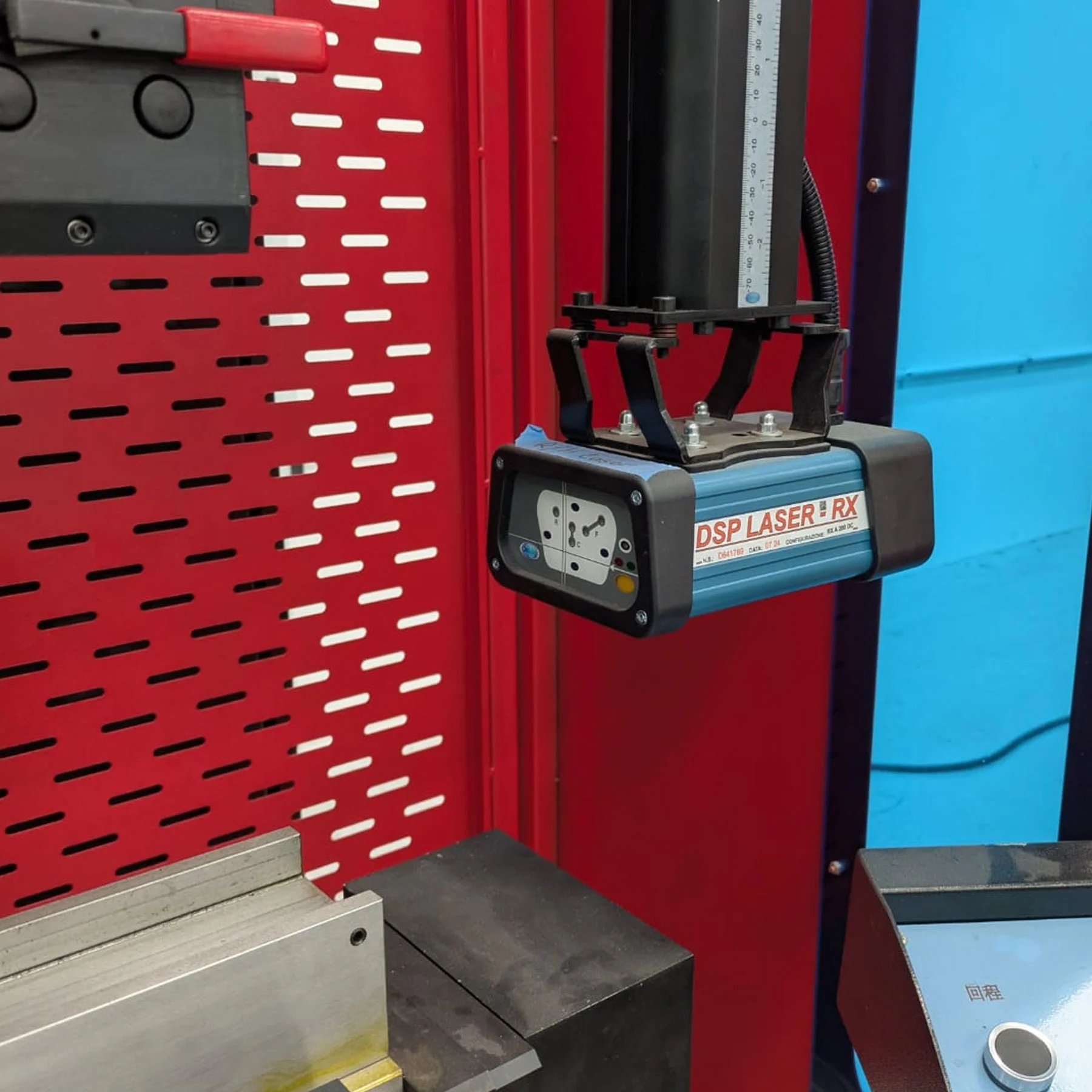 WAD-110-800T/3200-AU CNC Press Brake - Image 11
