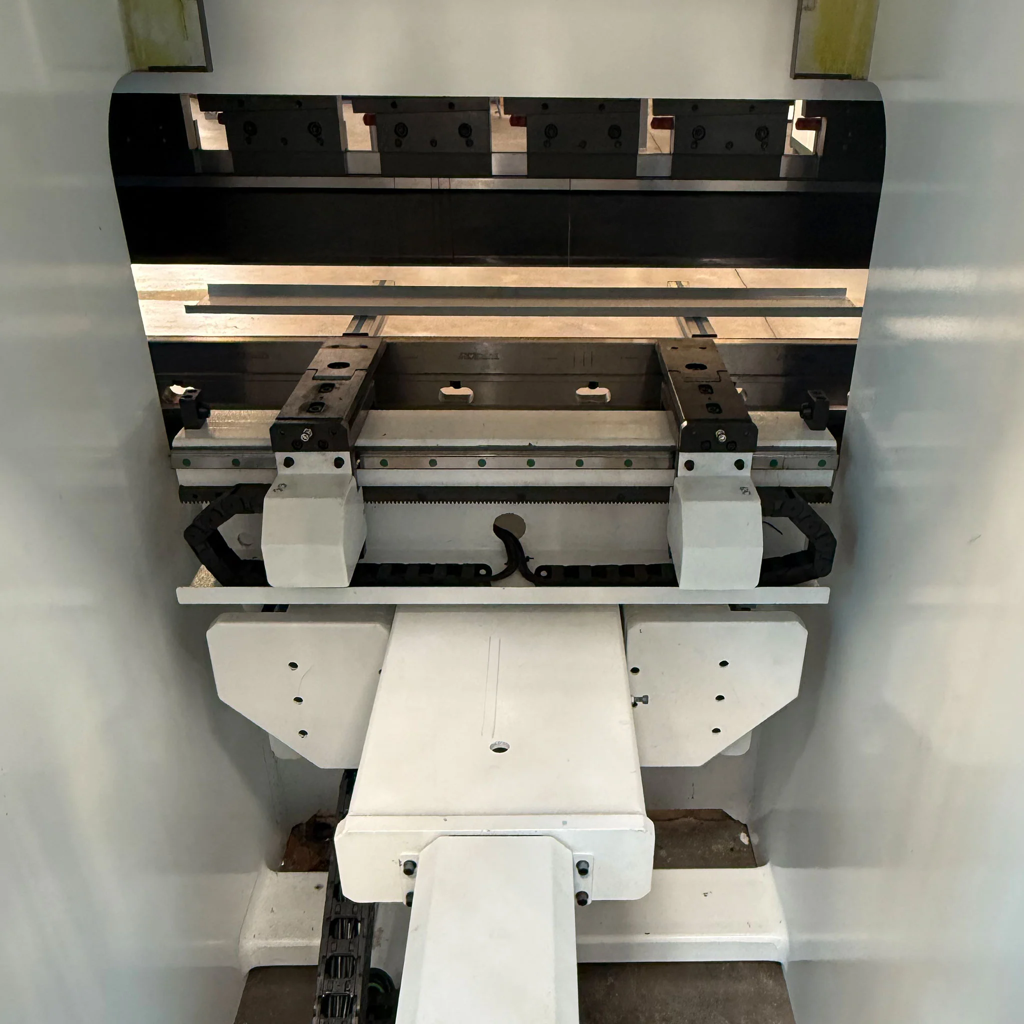 WADG-30T/1250-AU CNC Electric Press Brake - Image 3